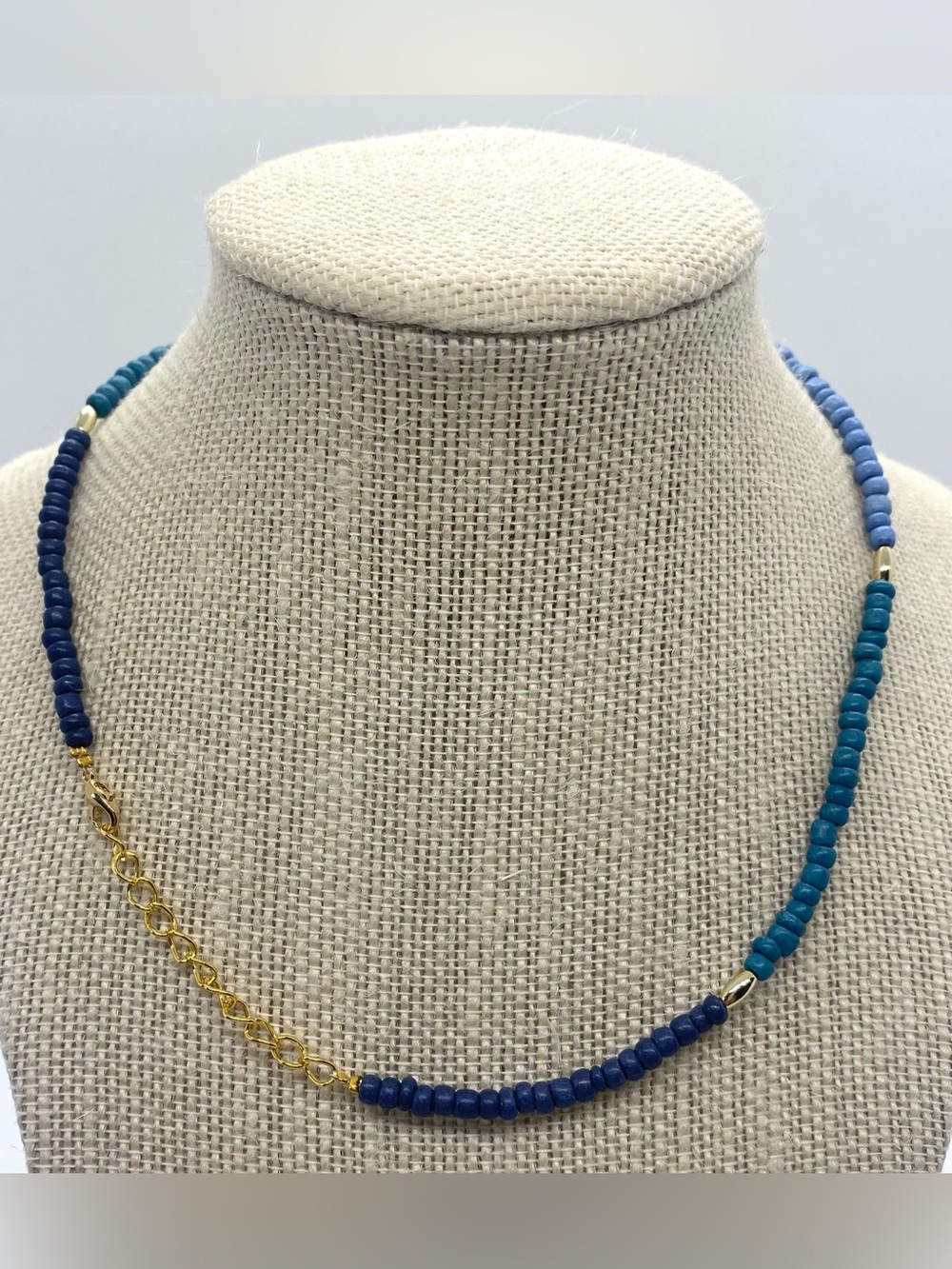 Blue Ombré Gold Choker Beaded Necklace with White Gold Shell Charm Boho Festival - Picture 5 of 11